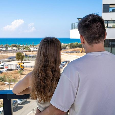 Hi-Yam Seaview Apartments & Suites - יש ממ"ד Бат-Ям Екстер'єр фото