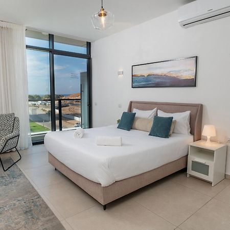 Hi-Yam Seaview Apartments & Suites - יש ממ"ד Бат-Ям Екстер'єр фото