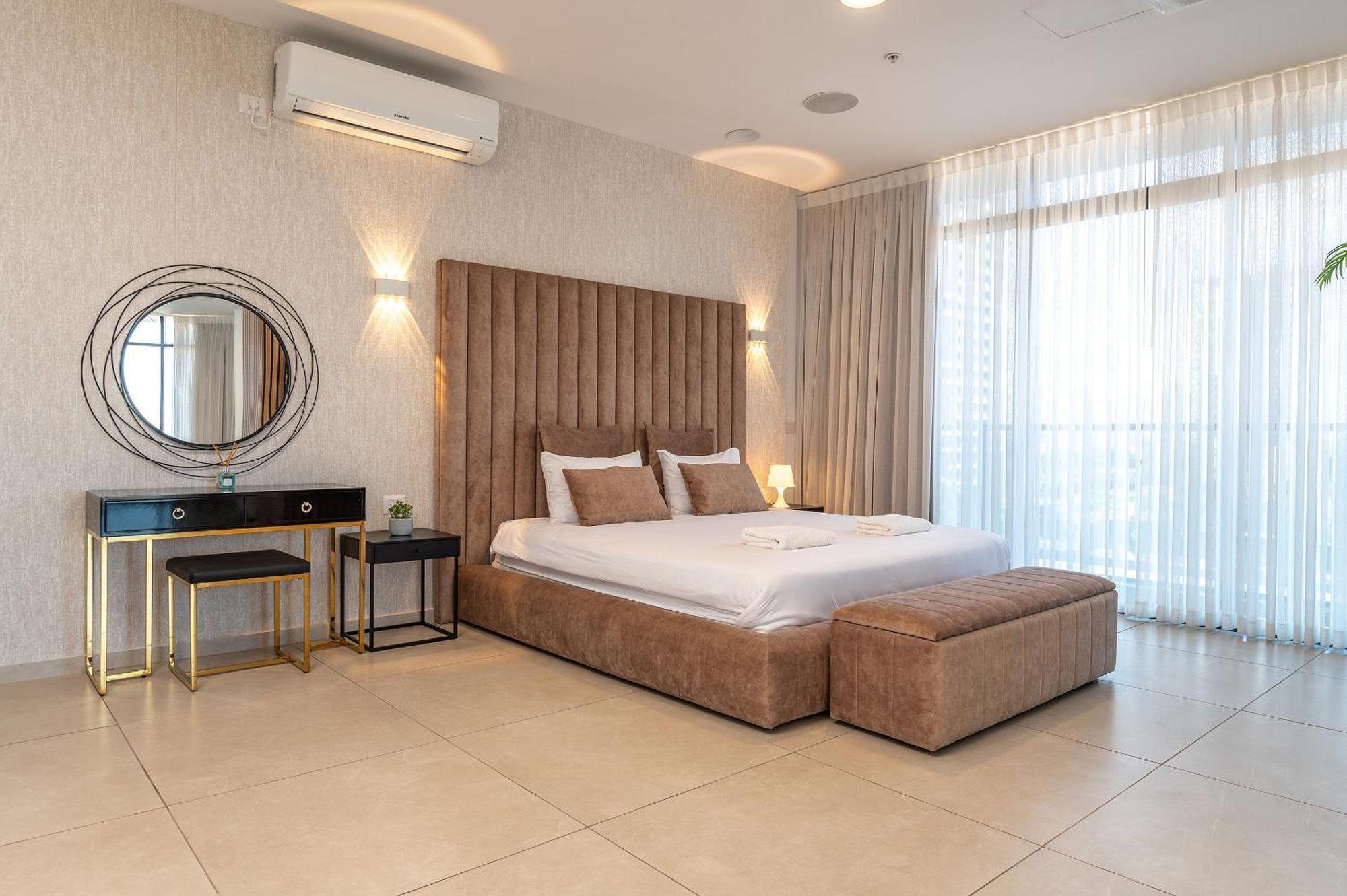 Hi-Yam Seaview Apartments & Suites - יש ממ"ד Бат-Ям Екстер'єр фото
