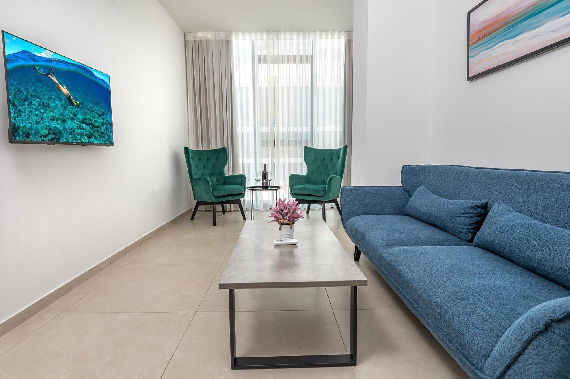 Hi-Yam Seaview Apartments & Suites - יש ממ"ד Бат-Ям Екстер'єр фото